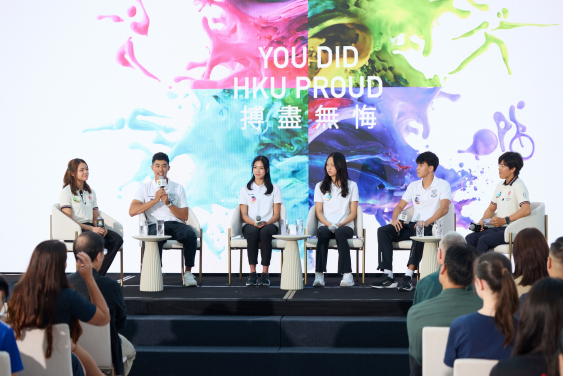 Lee Shau Kee Top Athletes Scholars Rafeek Kikabhoy (2nd  left); Pak Hoi Man Chloe (3rd  left); Cheung Sum Yuet Cindy (3rd right); and Magnus Prostur Johannsson (2nd right) share their personal experience as athletes with the hosts, fencer Coco Lin (left), and windsurfer Hayley Chan (right) on stage.
 